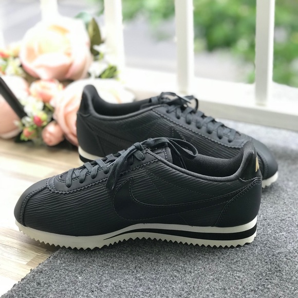 NWT Nike Classic Cortez LE PRM Dark Grey WMNS - Picture 4 of 8